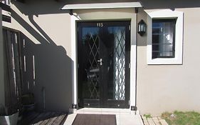 Apartamento Santini Lace Self Catering Unit Plettenberg Bay Exterior photo