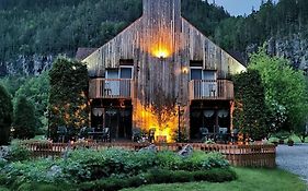 Auberge Du Jardin Petit-Saguenay Exterior photo