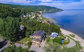 Auberge De La Rive De Charlevoix - Auberge De Jeunesse Familiale Pour Voyageurs De Tous Ages Saint-Joseph-de-la-Rive Exterior photo