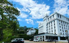 The Palace Hotel Kota Kinabalu Exterior photo