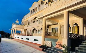 Dhawala Resort By Aamod Alwar Exterior photo