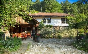 Little River Guest House Gabrovo Exterior photo