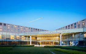 Hotel Hilton Beijing Capital Airport Shunyi Exterior photo