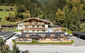 Hotel Gaestehaus Vorderegger Wald im Pinzgau Exterior photo