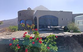 casa alcindo Bed and Breakfast Portela Exterior photo