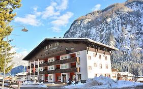 Hotel Grohmann Campitello di Fassa Exterior photo