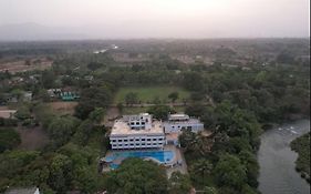 Hotel U Rivergate Karjat Exterior photo