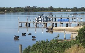 Lakes Entrance Waterfront Cottages With King Beds Exterior photo