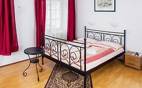 Charles Bridge Bed And Breakfast Praga Room photo