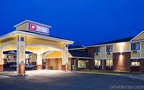 Fargo Inn&Suites Exterior photo