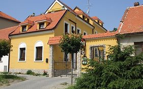 Hotel U svatého Urbana Mikulov Exterior photo