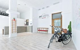 Ant Hostel Barcelona Exterior photo