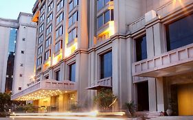The Metropolitan Hotel & Spa Nueva Delhi Exterior photo