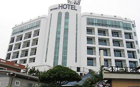 Seacore Hotel Ilsan Ni Exterior photo