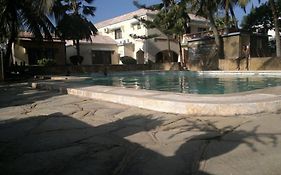 Glory Holiday Resort Mombasa Exterior photo