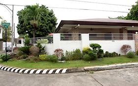 Casa Amiga Dos Villa Manila Exterior photo