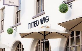 Hotel Tilted Wig Warwick  Exterior photo