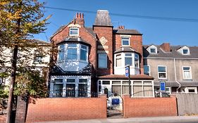 Tower House Executive Guest House Pontefract Exterior photo