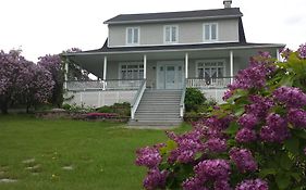 Auberge Gite Maison Des Lilas Bed and Breakfast La Malbaie Exterior photo