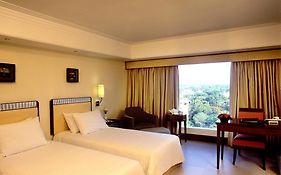 Hotel Sarovar Portico Indore Room photo