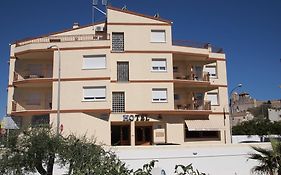 Hotel Hostal El Castell Calafell Exterior photo