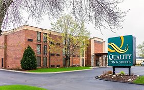Quality Inn & Suites Arden Hills - Saint Paul North Exterior photo