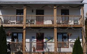 Gite Au Vieux Pommier Bed and Breakfast Tadoussac Exterior photo