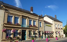 Hotel Logis La Sapiniere Remilly-Aillicourt Exterior photo