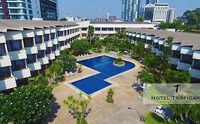 Hotel Tropicana - SHA Extra Plus Pattaya Exterior photo