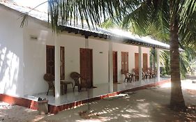 Gopalapuram Guest House Nilaveli Exterior photo