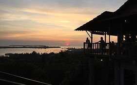 Cocohuts Hotel Karimunjawa Exterior photo