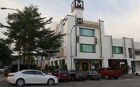 M Design Hotel @ Seri Kembangan Exterior photo