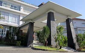 Hotel Reddoorz Near Dreamland Beach Uluwatu Pecatu Exterior photo