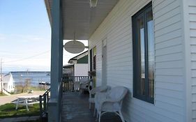 Hotel Le Goéland Tadoussac Exterior photo