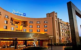 Radisson Blu Plaza Delhi Airport Hotel Nueva Delhi Exterior photo