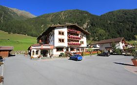 Hotel Alpenhof Pitztal Sankt Leonhard im Pitztal Exterior photo