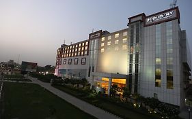 Country Inn & Suites By Radisson, Meerut Exterior photo