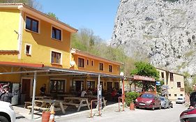 Hotel Garganta del Cares Poncebos Exterior photo