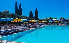 Hotel Camping Serenella Bardolino Exterior photo