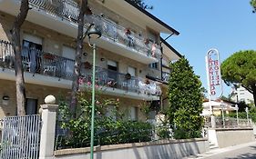 Hotel Acapulco Lignano Sabbiadoro Exterior photo