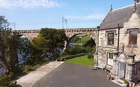 Castle Vale House Bed and Breakfast Berwick-upon-Tweed Exterior photo