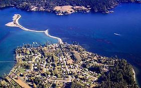 Salty Towers Ocean Front Cottages Sooke Exterior photo