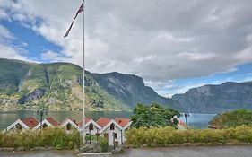 Hotel Vangsgaarden Gjestgiveri Aurland Exterior photo