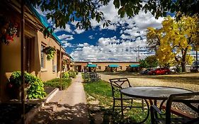 Stone Lizard Lodging Motel Blanding Exterior photo