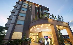 Shwe Ye Mon Hotel Mandalay Exterior photo