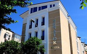 Senator Hotel Tirana Exterior photo