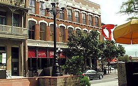 Hotel The Riverwalk Vista San Antonio Exterior photo