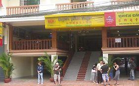 Bolina Palace Hotel Phnom Penh Exterior photo