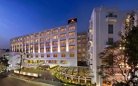 Hotel The Lalit Great Eastern Calcuta Exterior photo