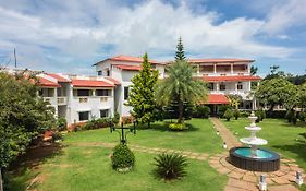 Hotel Landmark Yelagiri Exterior photo